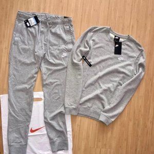 Nike tech fleece suit